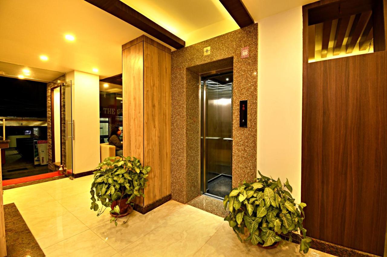 The Milestone Hotel Kathmandu Exterior foto
