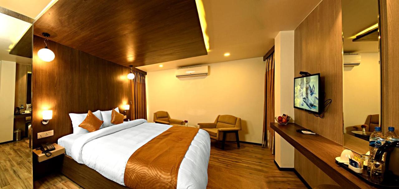The Milestone Hotel Kathmandu Exterior foto