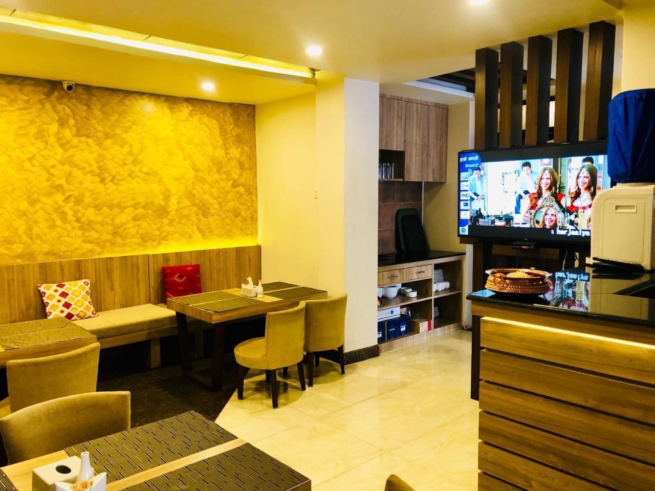 The Milestone Hotel Kathmandu Exterior foto