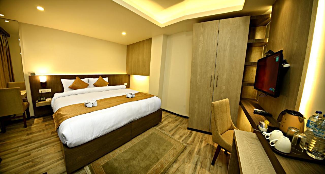 The Milestone Hotel Kathmandu Exterior foto