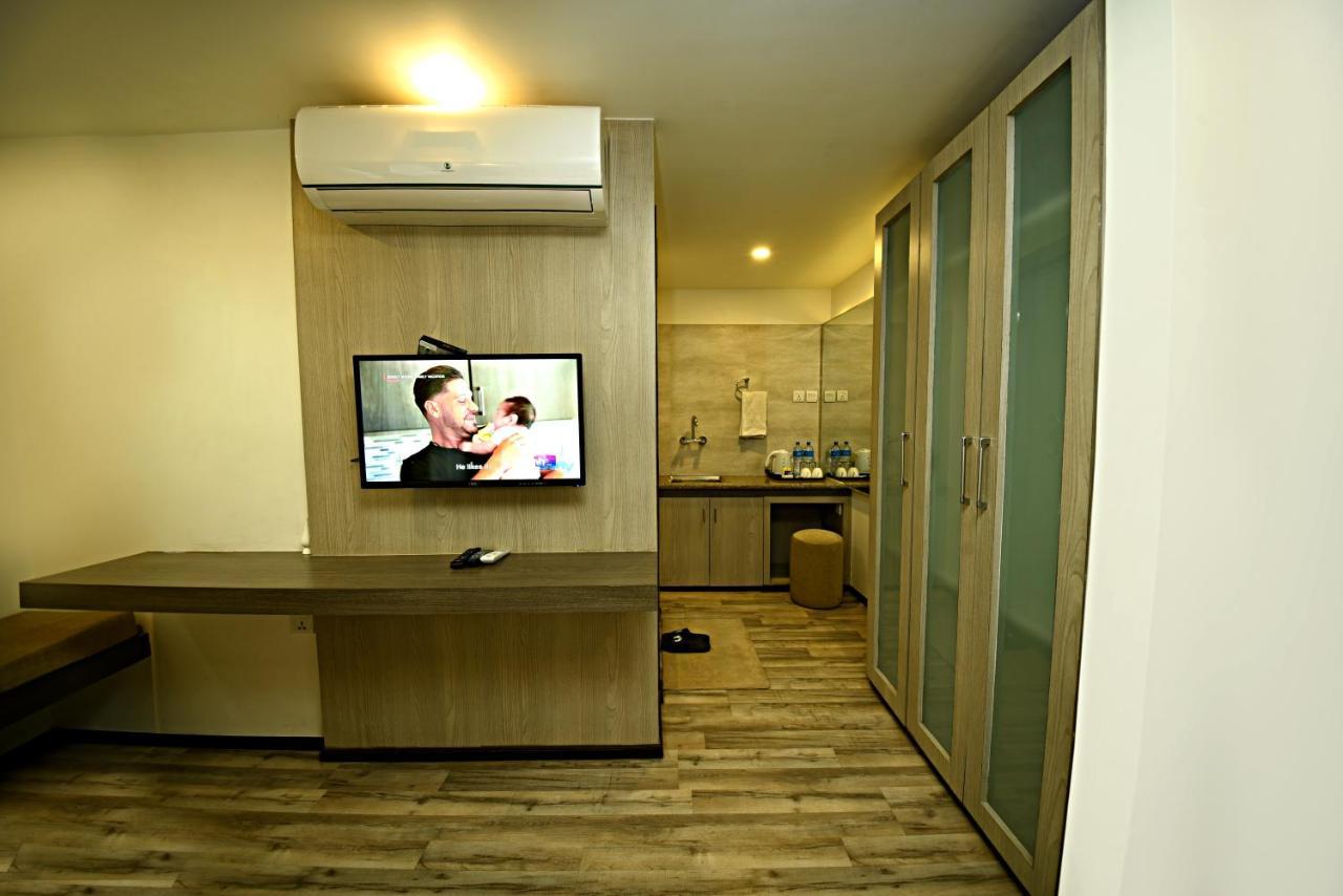 The Milestone Hotel Kathmandu Exterior foto